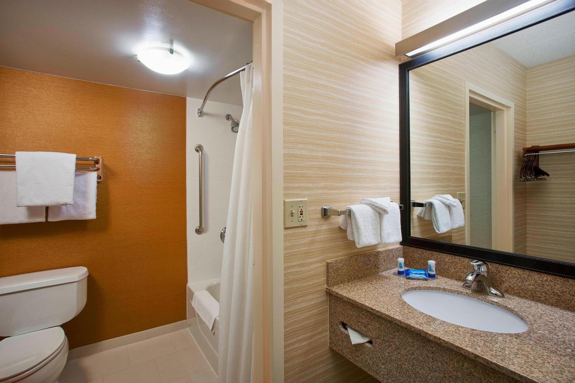 Fairfield Inn & Suites Chicago Midway Airport Bedford Park Exterior foto